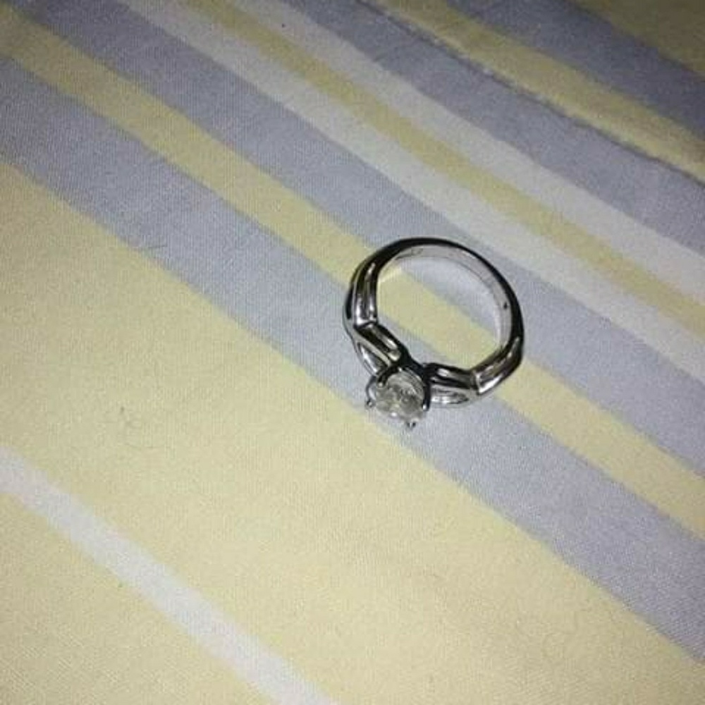 Ring - Picture 3 of 3
